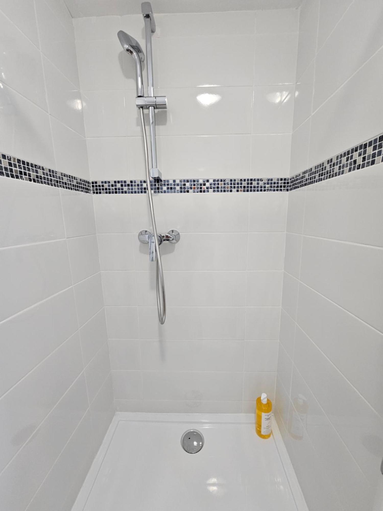 Tout Confort ! Centre-Ville, Climatisation, Parking, Wifi, Calme, Tv Carcassonne Bagian luar foto